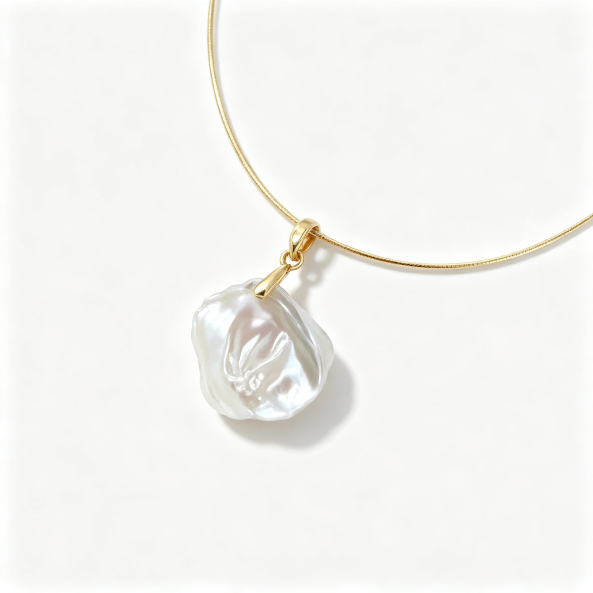 Petal Baroque Pearl Collar Necklace (18K Gold Plated)
