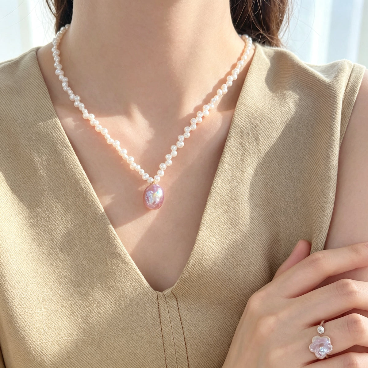 "Lace" Baroque Pearl Pendant Choker Necklace (18K Gold Plated)